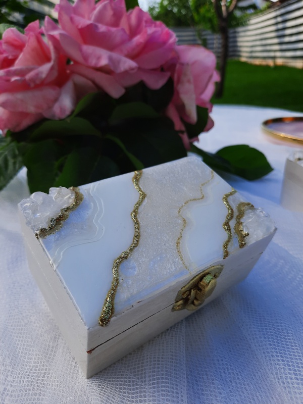 White and Gold Geode - Wedding Rings Box