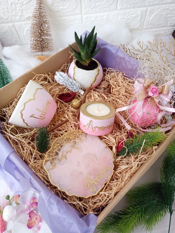 Christmas Box - Blushing Beauty