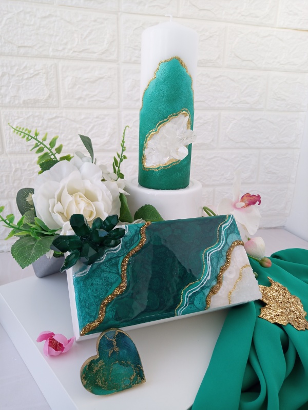 Giftbox - Geode Jewelry Box and Decorative Candle - Emerald