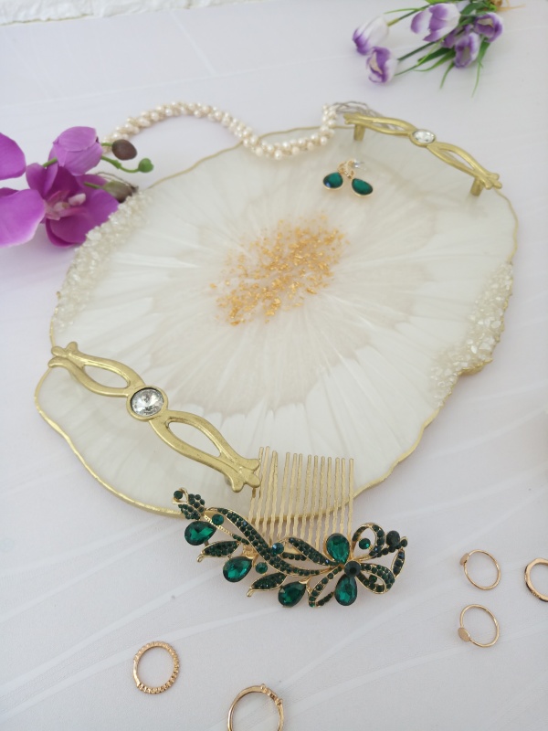 Pearl White and Crystals - Tăviță personalizată pentru pregătirea miresei