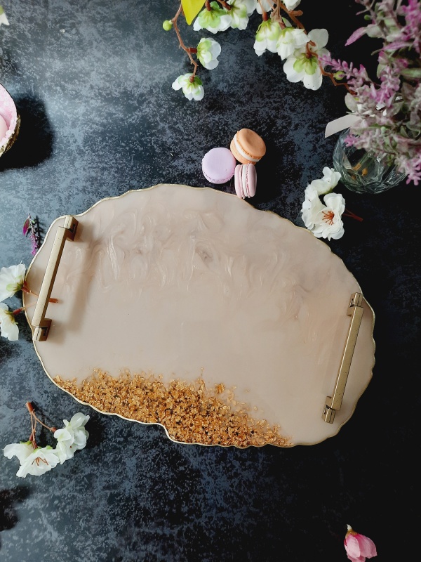 Cafe au Lait - Tava cu forma oval-neregulata din rasina