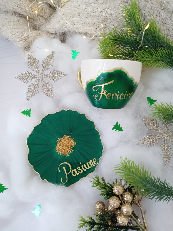 Emerald - Set ceasca pictata manual si suport din rasina