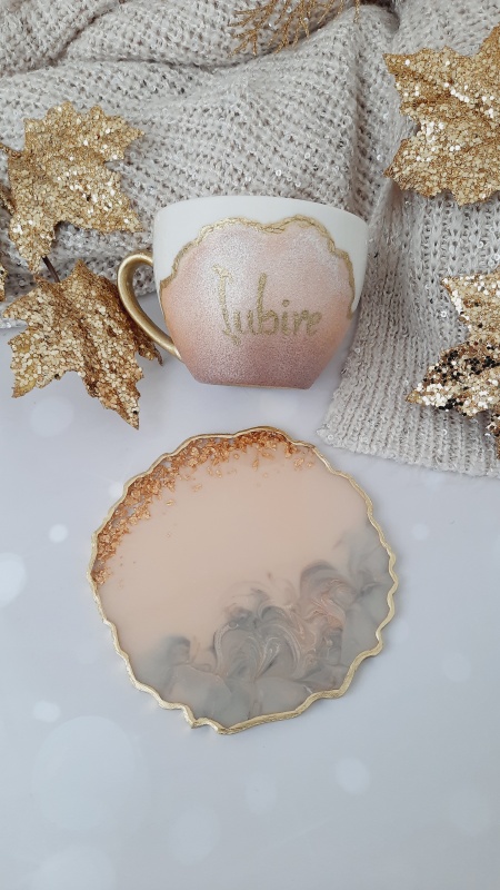 Cafe au Lait - Set ceasca pictata manual si suport din rasina