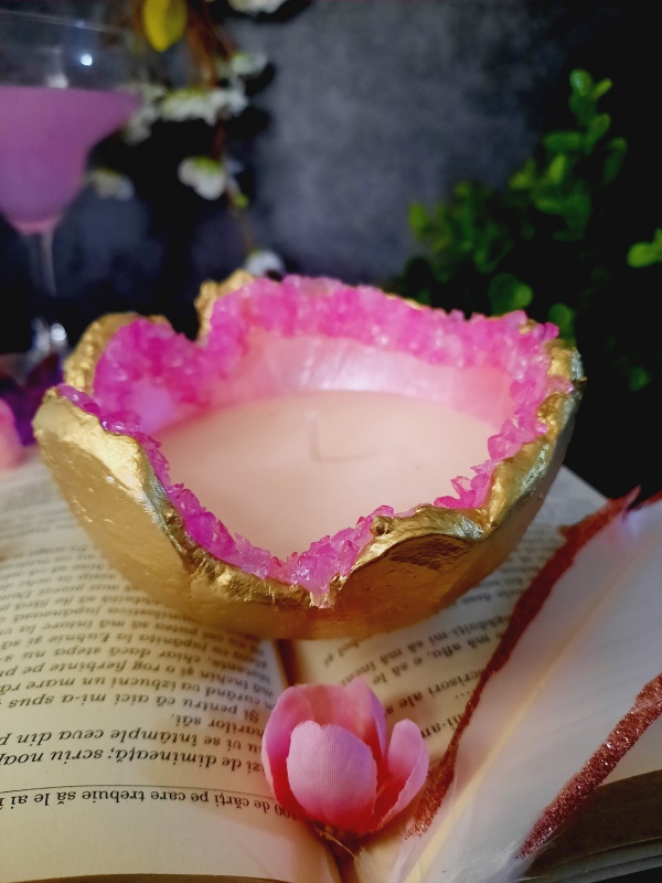 Blush Geode Candle - Lumanare din ceara de soia in vas facut manual